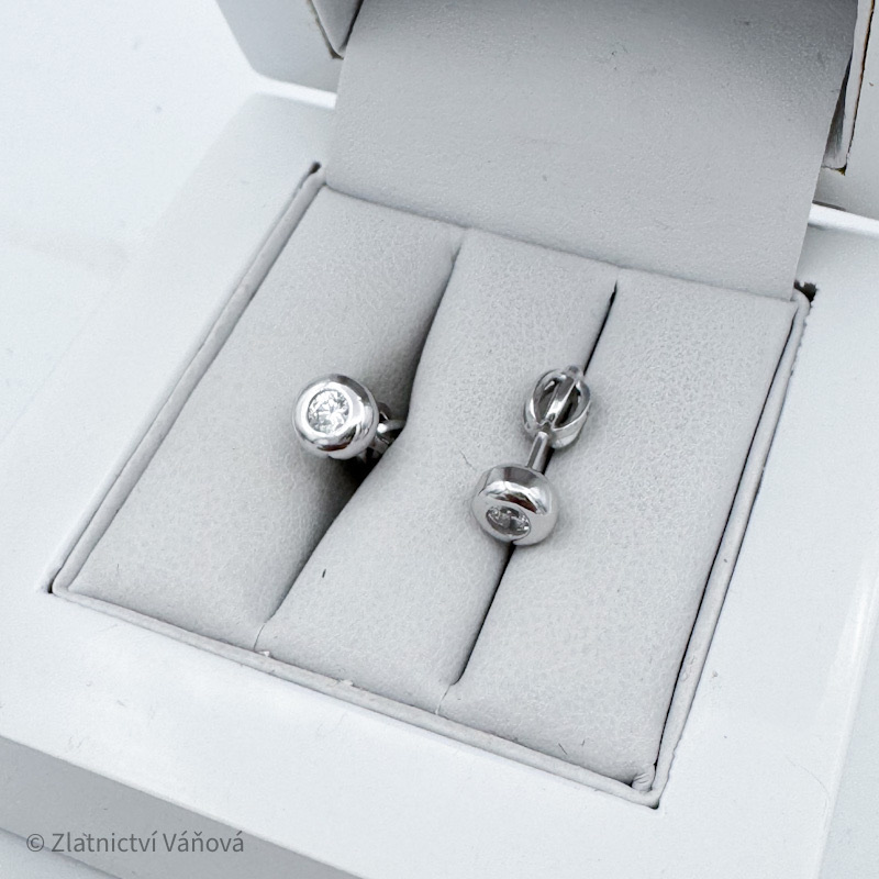 Stříbrné náušnice zirkony 5,3mm na šroubek